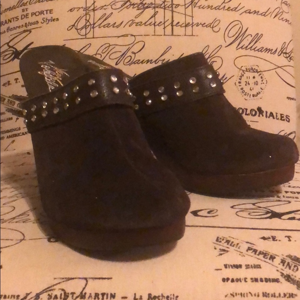 Shoes - Picture 8 of 8